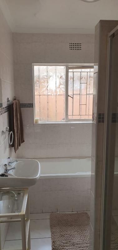 To Let 2 Bedroom Property for Rent in Table View Western Cape